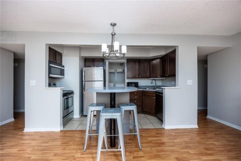 Condo in Gainesville, Florida, 4 bedrooms  № 1409759 - photo 14
