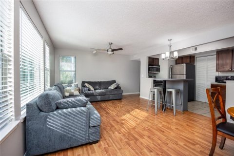 Condo in Gainesville, Florida, 4 bedrooms  № 1409759 - photo 5