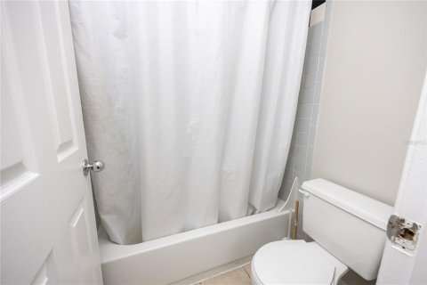 Condo in Gainesville, Florida, 4 bedrooms  № 1409759 - photo 18
