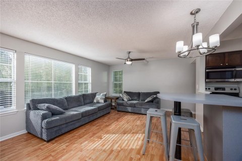Condo in Gainesville, Florida, 4 bedrooms  № 1409759 - photo 6