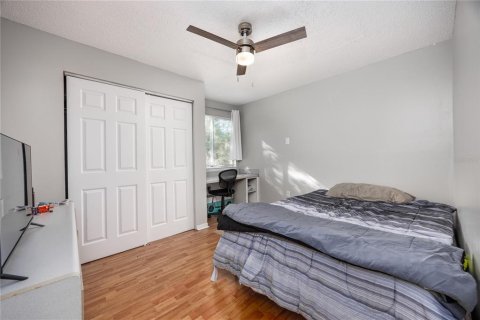 Condo in Gainesville, Florida, 4 bedrooms  № 1409759 - photo 15