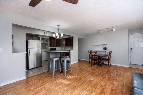 Condo in Gainesville, Florida, 4 bedrooms  № 1409759 - photo 13