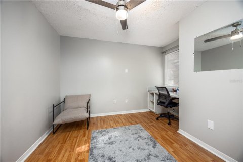 Condo in Gainesville, Florida, 4 bedrooms  № 1409759 - photo 19