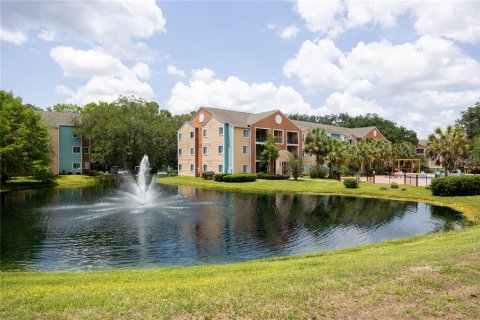 Condo in Gainesville, Florida, 4 bedrooms  № 1409759 - photo 1
