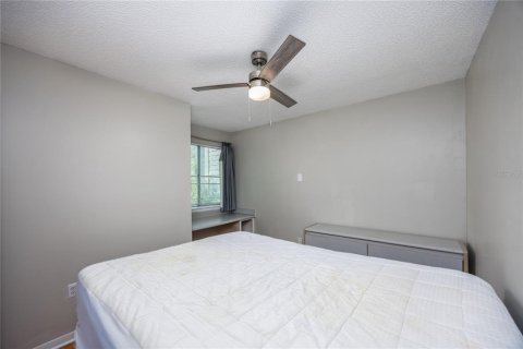 Condo in Gainesville, Florida, 4 bedrooms  № 1409759 - photo 16