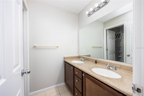 Condo in Gainesville, Florida, 4 bedrooms  № 1409759 - photo 20