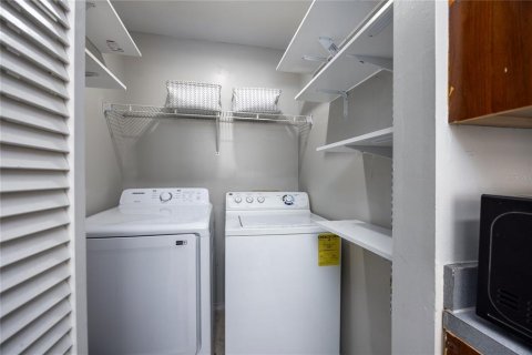 Condo in Gainesville, Florida, 4 bedrooms  № 1409759 - photo 12
