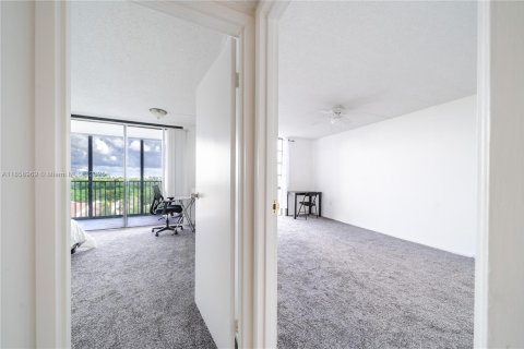 Copropriété à louer à North Miami, Floride: 2 chambres, 107.58 m2 № 1887417 - photo 12