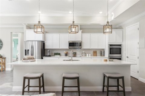 House in Edgewater, Florida 4 bedrooms, 233.37 sq.m. № 2302526 - photo 7