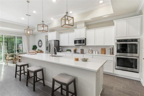 House in Edgewater, Florida 4 bedrooms, 233.37 sq.m. № 2302526 - photo 9