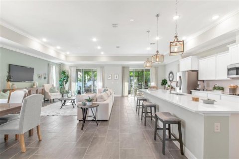 House in Edgewater, Florida 4 bedrooms, 233.37 sq.m. № 2302526 - photo 6
