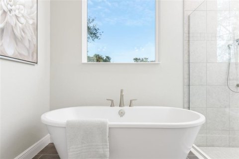 House in Edgewater, Florida 4 bedrooms, 233.37 sq.m. № 2302526 - photo 21