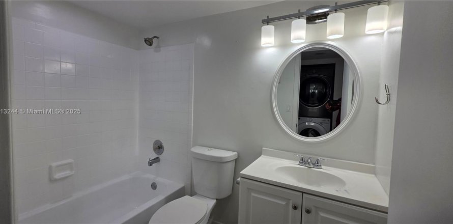 Кондоминиум с 2 спальнями в Корал-Спрингс, Флорида № 1969680