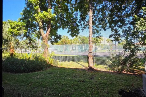 Снять в аренду кондоминиум в Корал-Спрингс, Флорида 2 спальни, 75.72м2, № 1969680 - фото 6