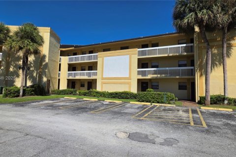 Снять в аренду кондоминиум в Корал-Спрингс, Флорида 2 спальни, 75.72м2, № 1969680 - фото 13