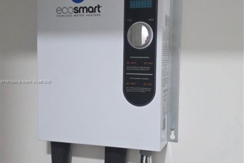 Снять в аренду кондоминиум в Корал-Спрингс, Флорида 2 спальни, 75.72м2, № 1969680 - фото 12