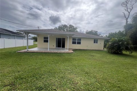 Villa ou maison à louer à Port Charlotte, Floride: 2 chambres, 99.5 m2 № 2427629 - photo 25