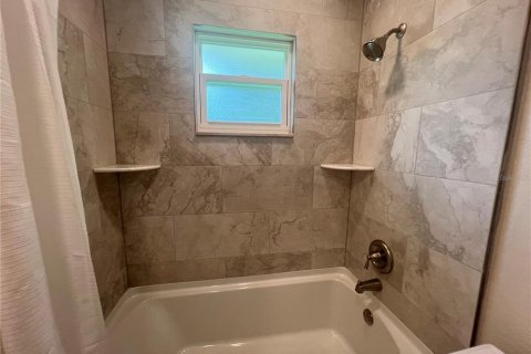 Villa ou maison à louer à Port Charlotte, Floride: 2 chambres, 99.5 m2 № 2427629 - photo 13