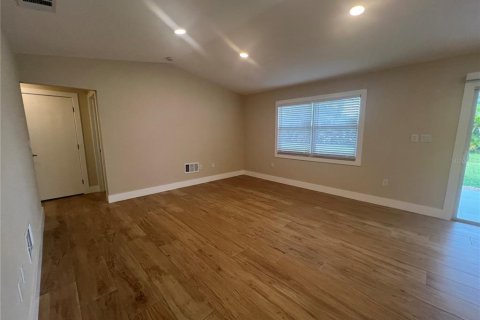 Villa ou maison à louer à Port Charlotte, Floride: 2 chambres, 99.5 m2 № 2427629 - photo 4