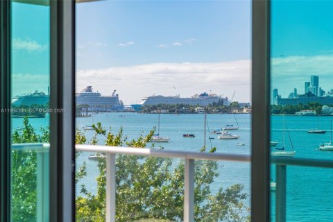 Condo à Miami Beach, Floride, 3 chambres  № 2027226