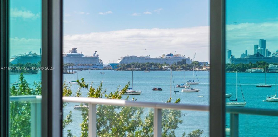 Condo à Miami Beach, Floride, 3 chambres  № 2027226