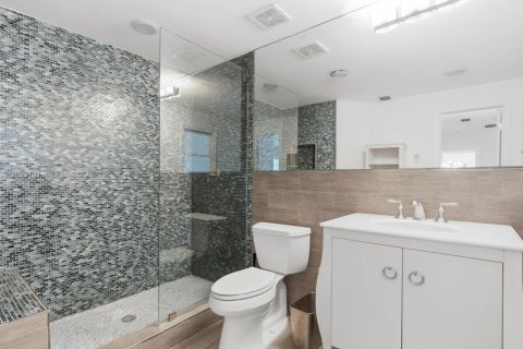 Villa ou maison à vendre à Fort Lauderdale, Floride: 4 chambres, 246.38 m2 № 2391858 - photo 12