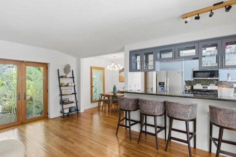 Villa ou maison à vendre à Fort Lauderdale, Floride: 4 chambres, 246.38 m2 № 2391858 - photo 7