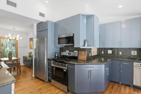 Villa ou maison à vendre à Fort Lauderdale, Floride: 4 chambres, 246.38 m2 № 2391858 - photo 8