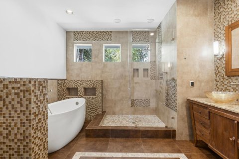 Villa ou maison à vendre à Fort Lauderdale, Floride: 4 chambres, 246.38 m2 № 2391858 - photo 21