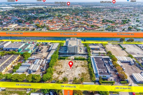 Propiedad comercial en venta en Medley, Florida № 2058237 - foto 9