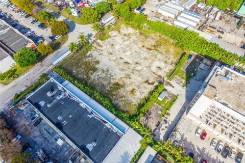 Propiedad comercial en venta en Medley, Florida № 2058237 - foto 15