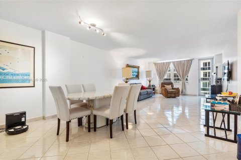 Copropriété à vendre à Surfside, Floride: 1 chambre, 86.31 m2 № 2300523 - photo 5