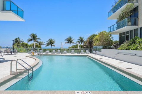 Copropriété à vendre à Surfside, Floride: 1 chambre, 86.31 m2 № 2300523 - photo 3