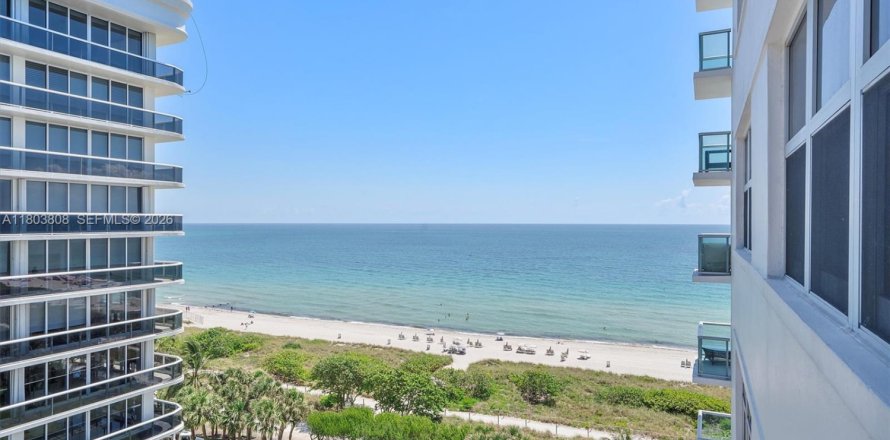 Condo à Surfside, Floride, 1 chambre  № 2300523