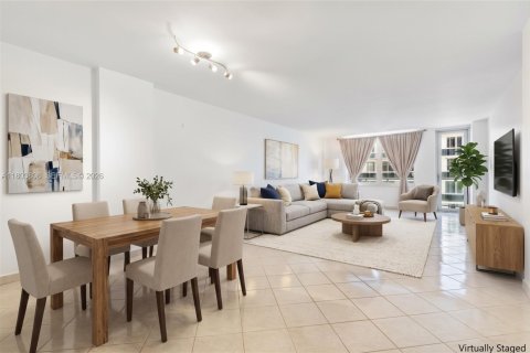 Copropriété à vendre à Surfside, Floride: 1 chambre, 86.31 m2 № 2300523 - photo 4