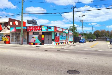 Commercial property in Miami, Florida № 1738460 - photo 6