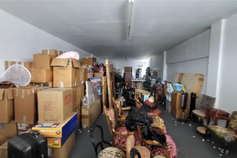 Commercial property in Miami, Florida № 1738460 - photo 18