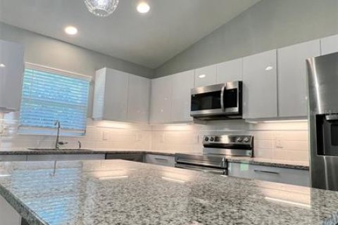 House in Ocklawaha, Florida 3 bedrooms, 144.65 sq.m. № 1242854 - photo 6