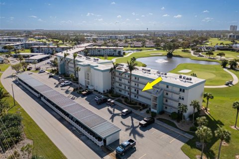 Copropriété à vendre à Fort Myers, Floride: 1 chambre, 75.34 m2 № 1426595 - photo 1