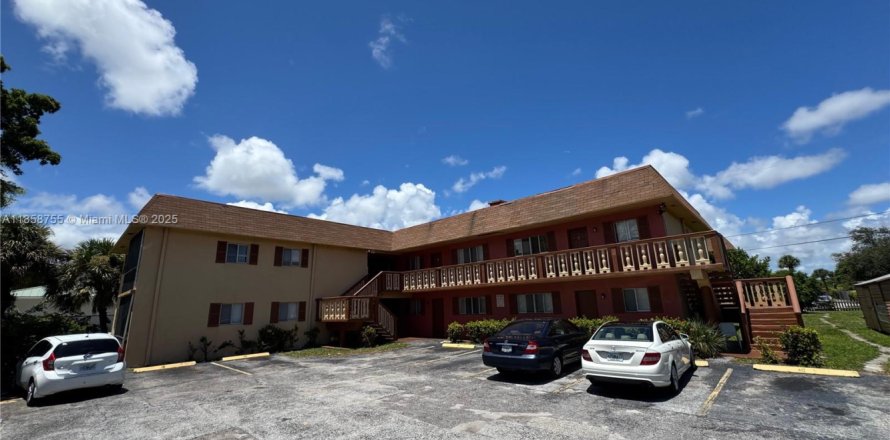 Villa ou maison à Lake Park, Floride 2 chambres, 631.74 m2 № 1887852