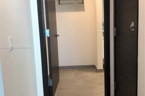Condominio en venta en Hollywood, Florida, 1 dormitorio, 69.4 m2 № 1777667 - foto 27