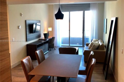 Condominio en venta en Hollywood, Florida, 1 dormitorio, 69.4 m2 № 1777667 - foto 2