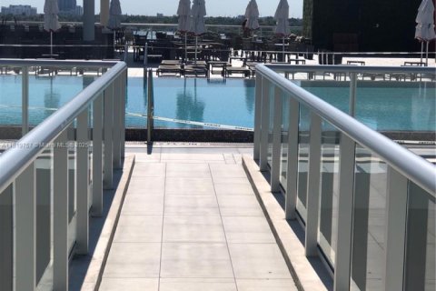 Condominio en venta en Hollywood, Florida, 1 dormitorio, 69.4 m2 № 1777667 - foto 24