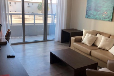 Condominio en venta en Hollywood, Florida, 1 dormitorio, 69.4 m2 № 1777667 - foto 4