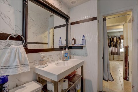 Commercial property in Treasure Island, Florida 4 bedrooms, 277.96 sq.m. № 1688458 - photo 27
