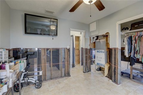 Commercial property in Treasure Island, Florida 4 bedrooms, 277.96 sq.m. № 1688458 - photo 18