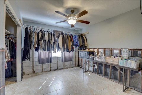 Commercial property in Treasure Island, Florida 4 bedrooms, 277.96 sq.m. № 1688458 - photo 16