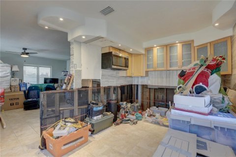 Commercial property in Treasure Island, Florida 4 bedrooms, 277.96 sq.m. № 1688458 - photo 13