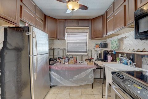 Commercial property in Treasure Island, Florida 4 bedrooms, 277.96 sq.m. № 1688458 - photo 6