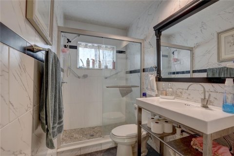 Commercial property in Treasure Island, Florida 4 bedrooms, 277.96 sq.m. № 1688458 - photo 28